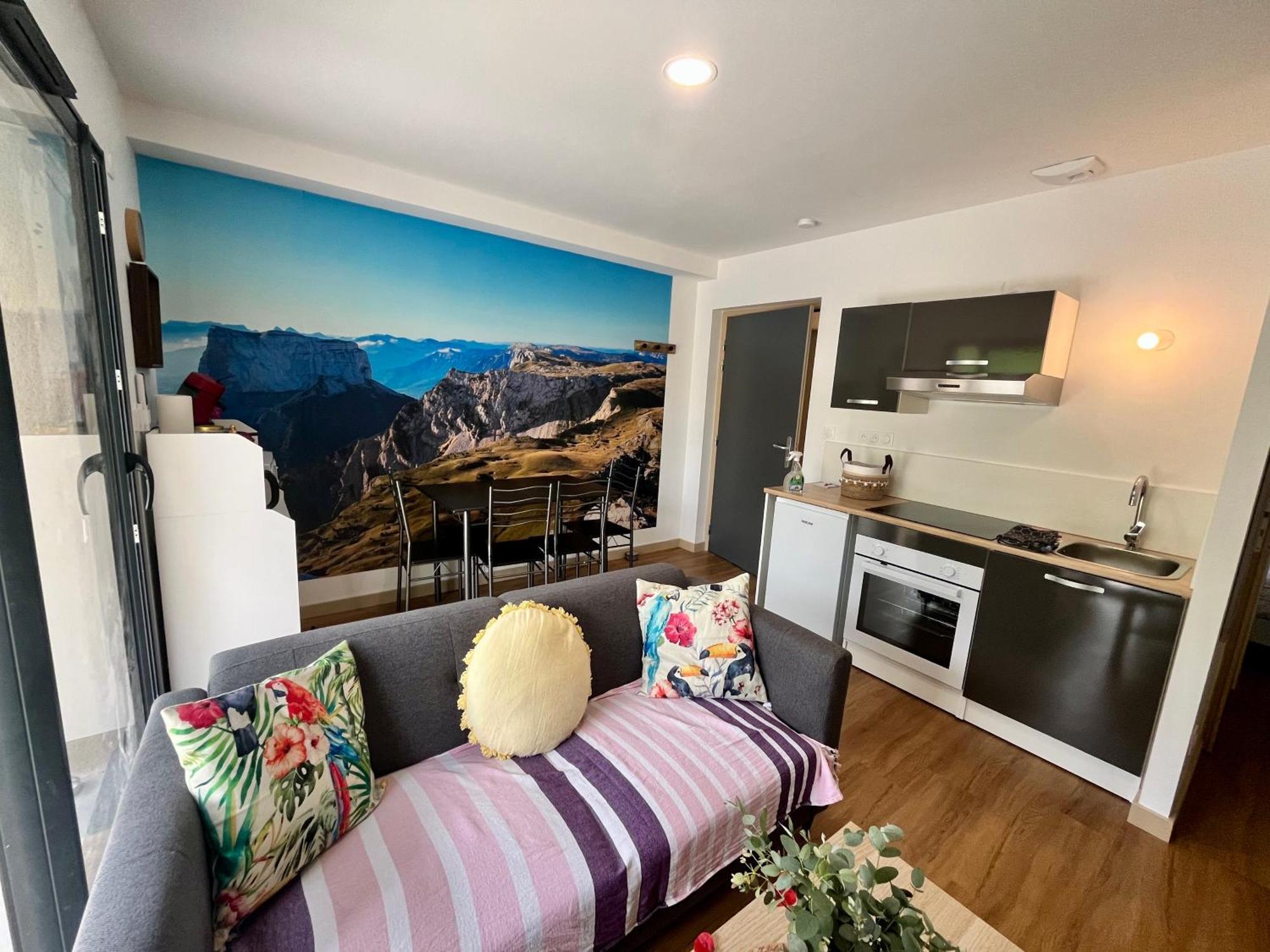 L'Escapade Dauphinoise, Gite 2 Chambres Avec Terrasse Et Clim Beaucroissant Exteriör bild